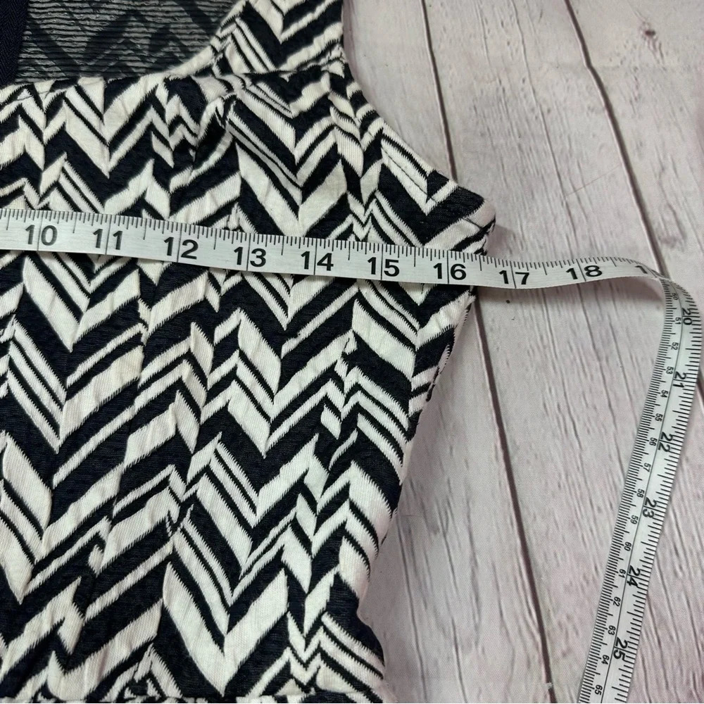 Maeve black white fit and flare sleeveless dress sz medium zig zag geometric - Picture 6 of 7